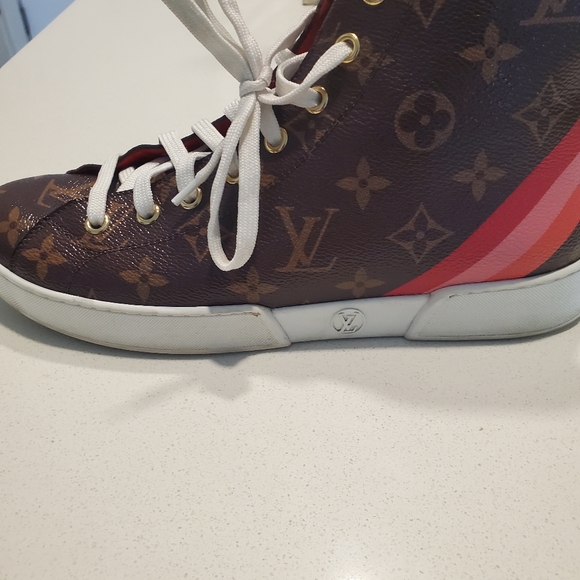 Designer shoes are $350 each (genuine), size 7 1/2. - Picture 2 of 6